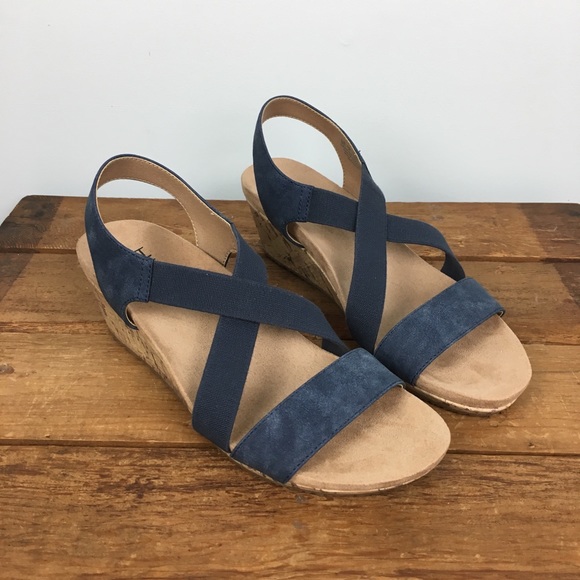 naturalizer navy sandals